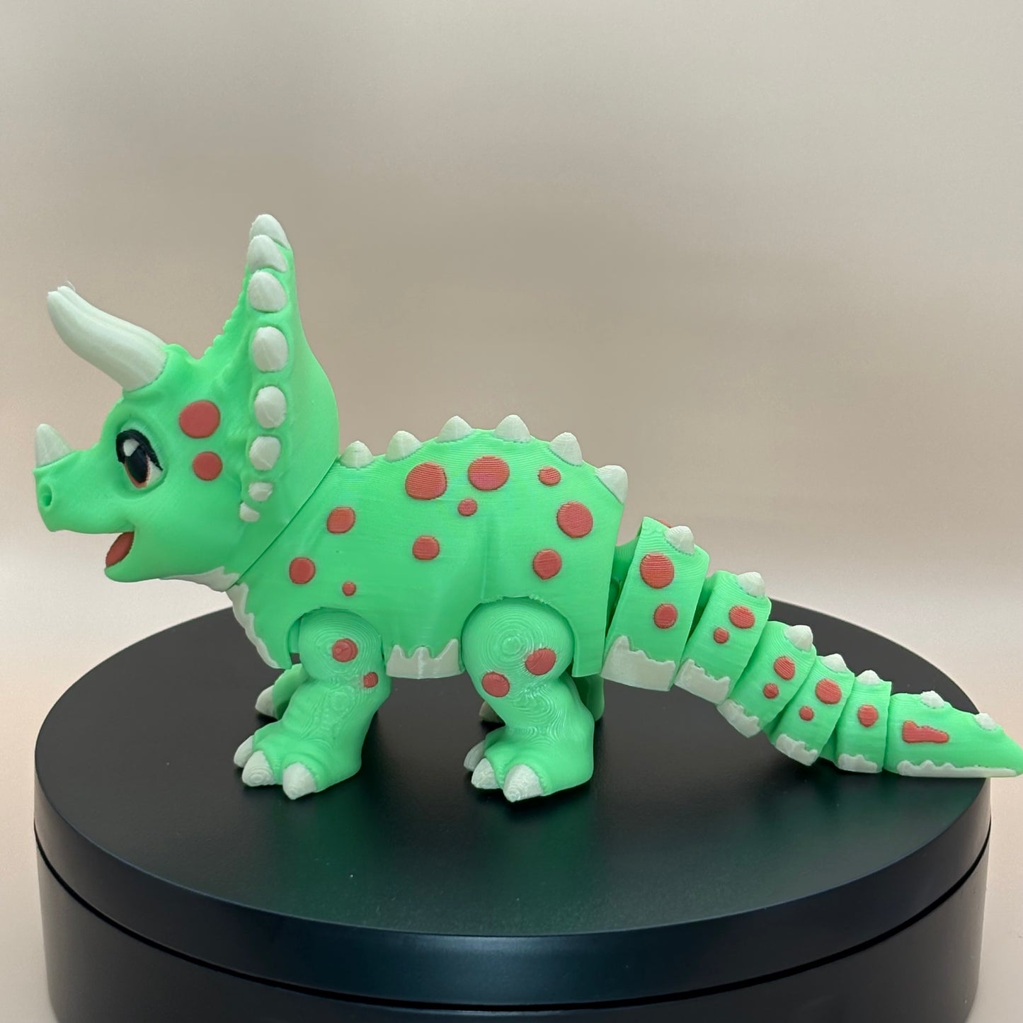 Triceratops Dinosaur Figurine |Articulated Prehistoric Pal | Flexible Dinosaur Desk Gift