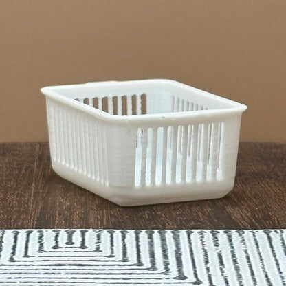 Laundry Baskets Dollhouse Miniature 1:12 Scale